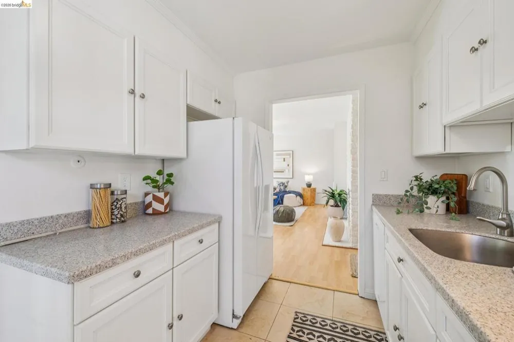 385 Jayne Ave #301 Oakland, CA 94610
