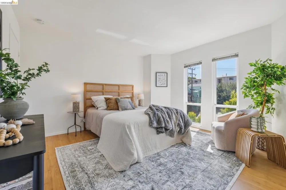 385 Jayne Ave #301 Oakland, CA 94610