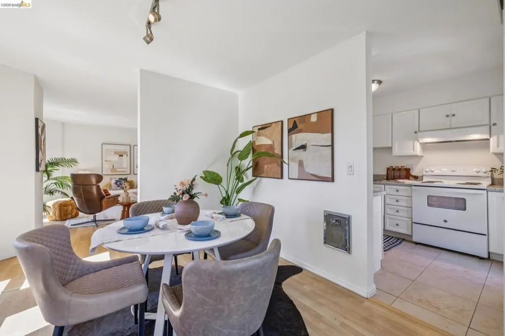 385 Jayne Ave #301 Oakland, CA 94610