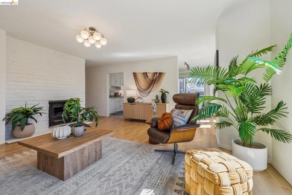 385 Jayne Ave #301 Oakland, CA 94610