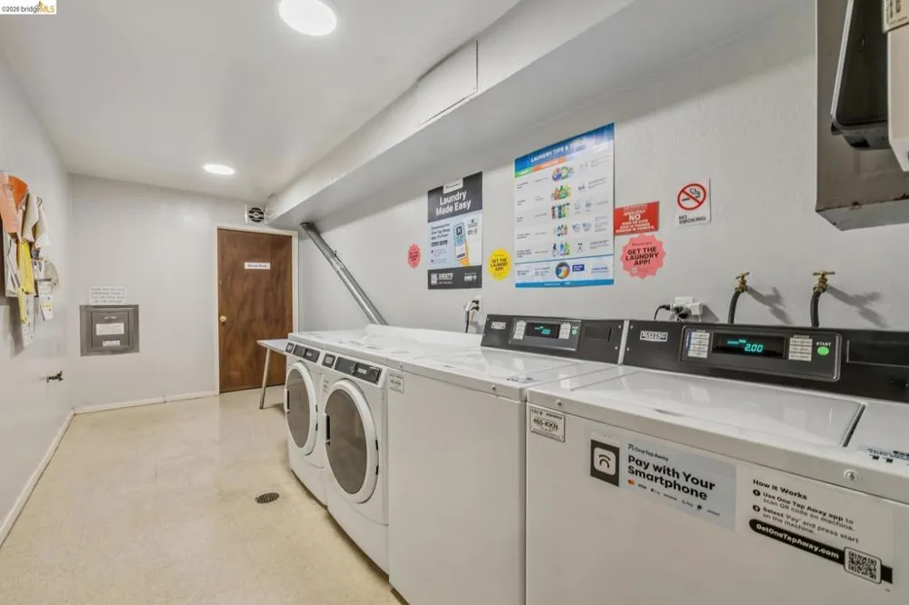 385 Jayne Ave #301 Oakland, CA 94610