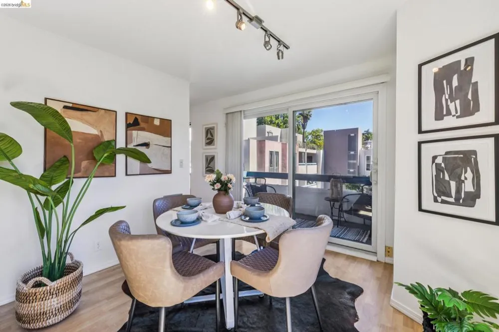 385 Jayne Ave #301 Oakland, CA 94610