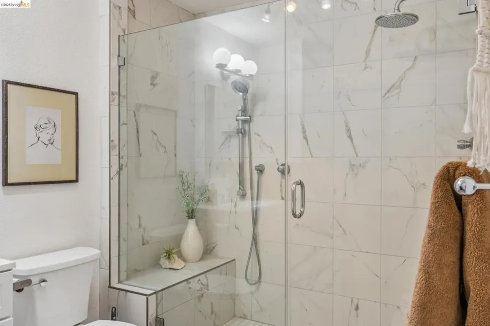 385 Jayne Ave #301 Oakland, CA 94610