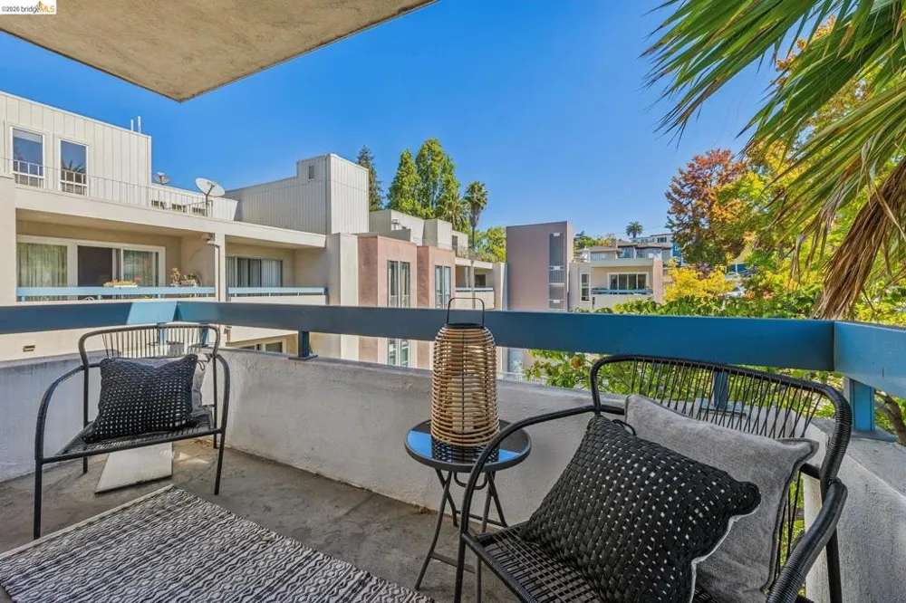 385 Jayne Ave #301 Oakland, CA 94610