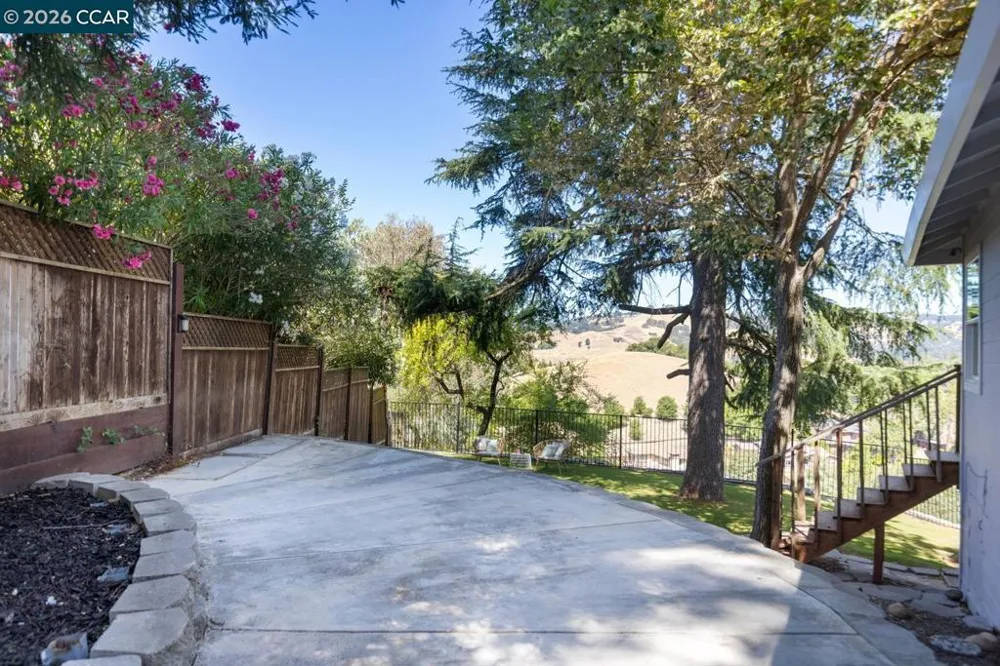 16 Ruth Court Lafayette, CA 94549