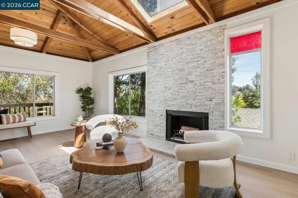 16 Ruth Court Lafayette, CA 94549