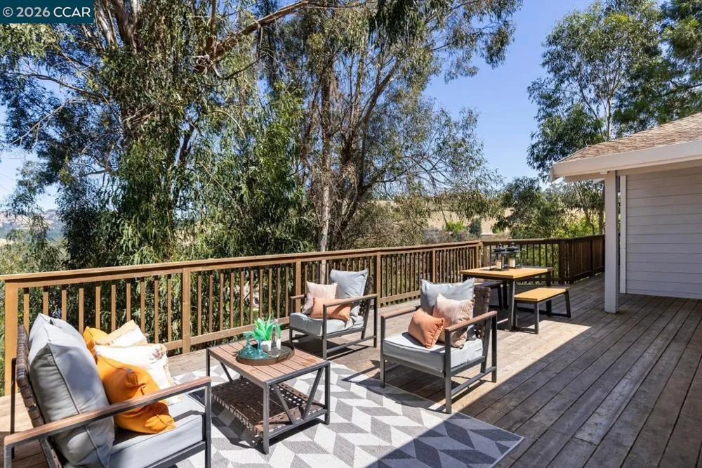 16 Ruth Court Lafayette, CA 94549