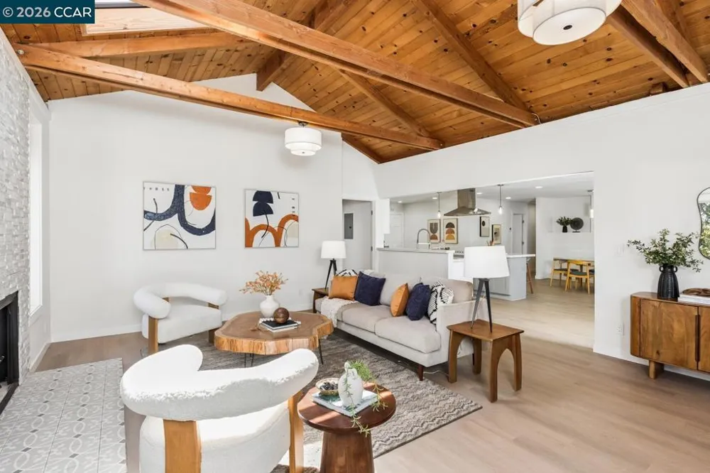 16 Ruth Court Lafayette, CA 94549