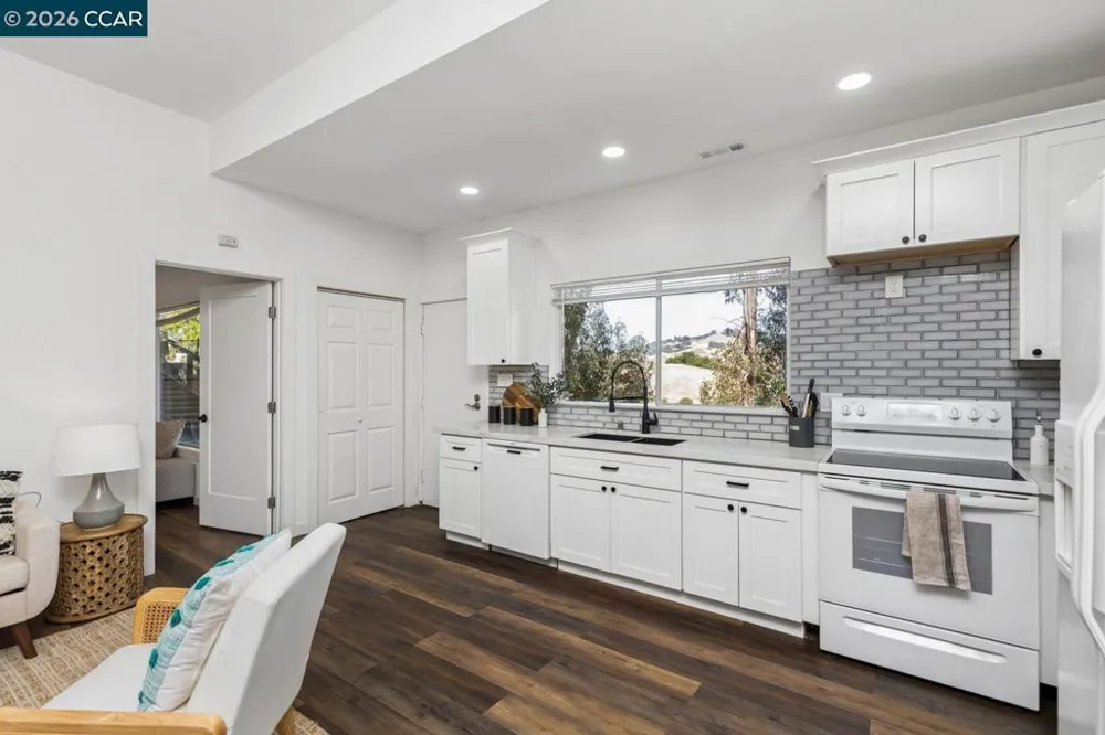 16 Ruth Court Lafayette, CA 94549