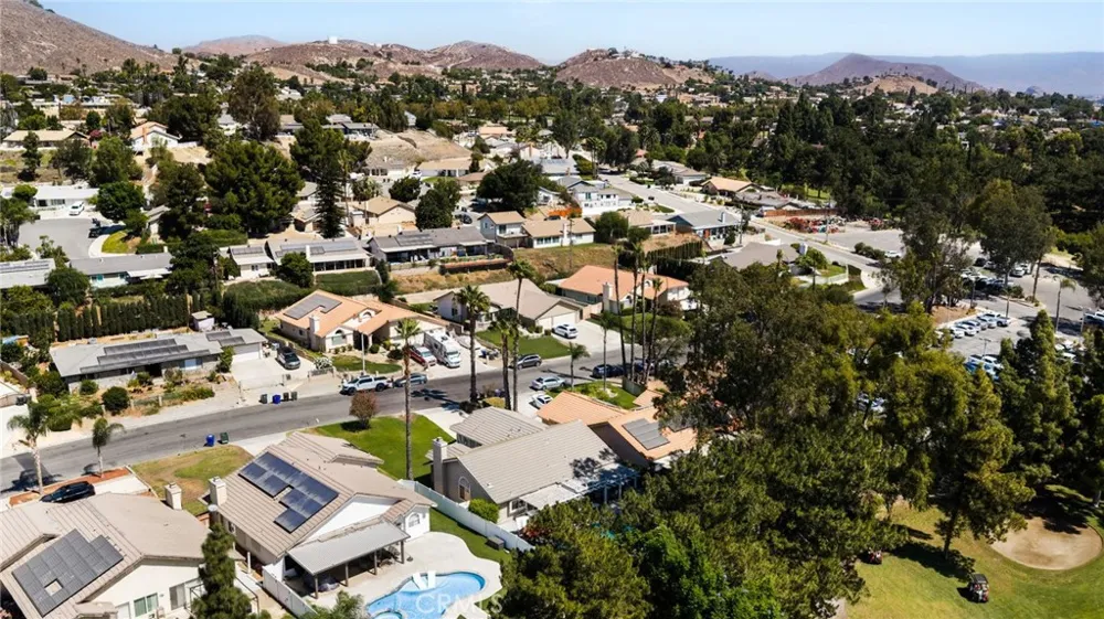 7266 Linares Ave Jurupa Valley, CA 92509