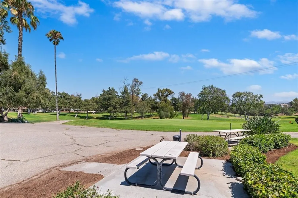 7266 Linares Ave Jurupa Valley, CA 92509