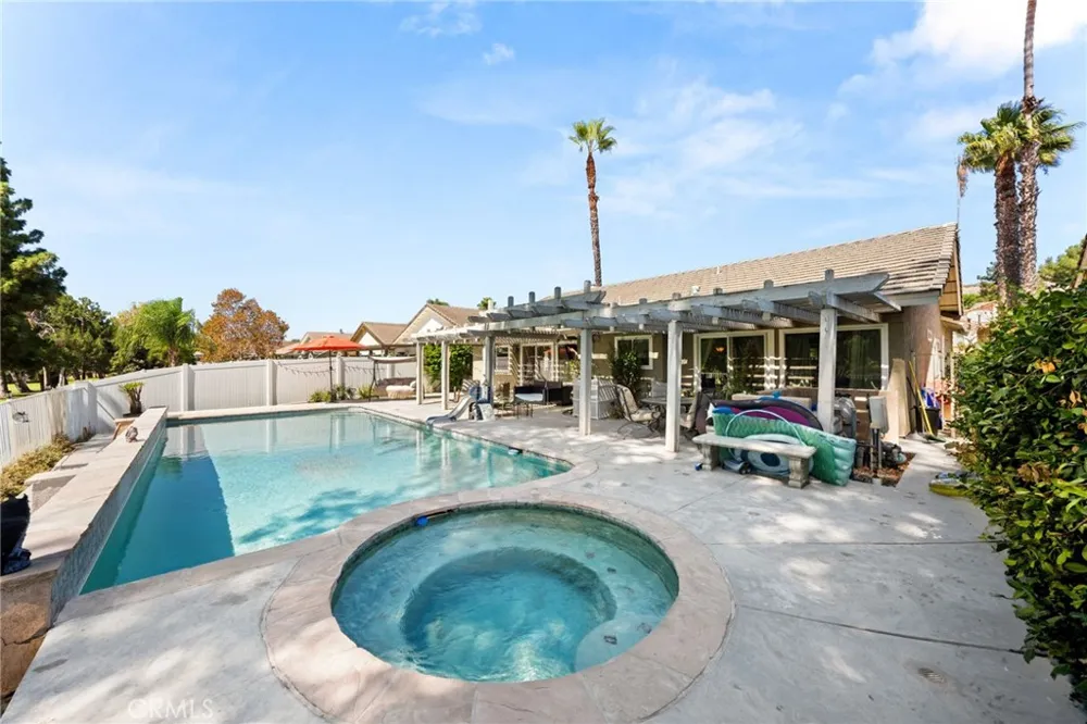 7266 Linares Ave Jurupa Valley, CA 92509