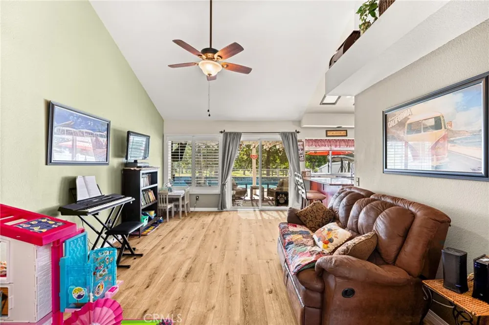 7266 Linares Ave Jurupa Valley, CA 92509
