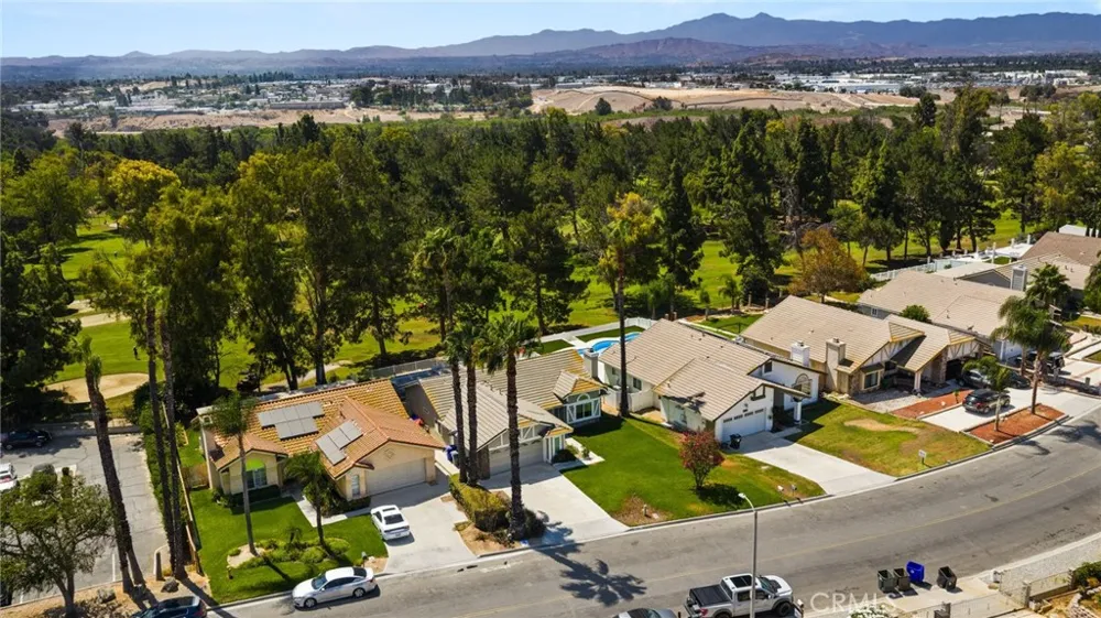 7266 Linares Ave Jurupa Valley, CA 92509