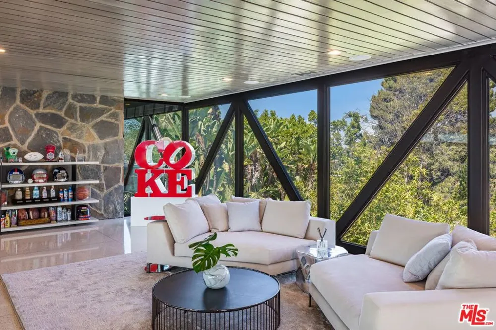 630 Clinton Place Beverly Hills, CA 90210
