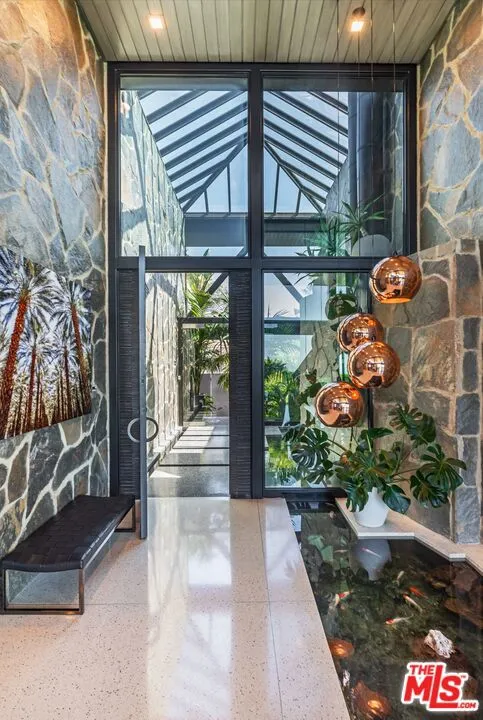 630 Clinton Place Beverly Hills, CA 90210