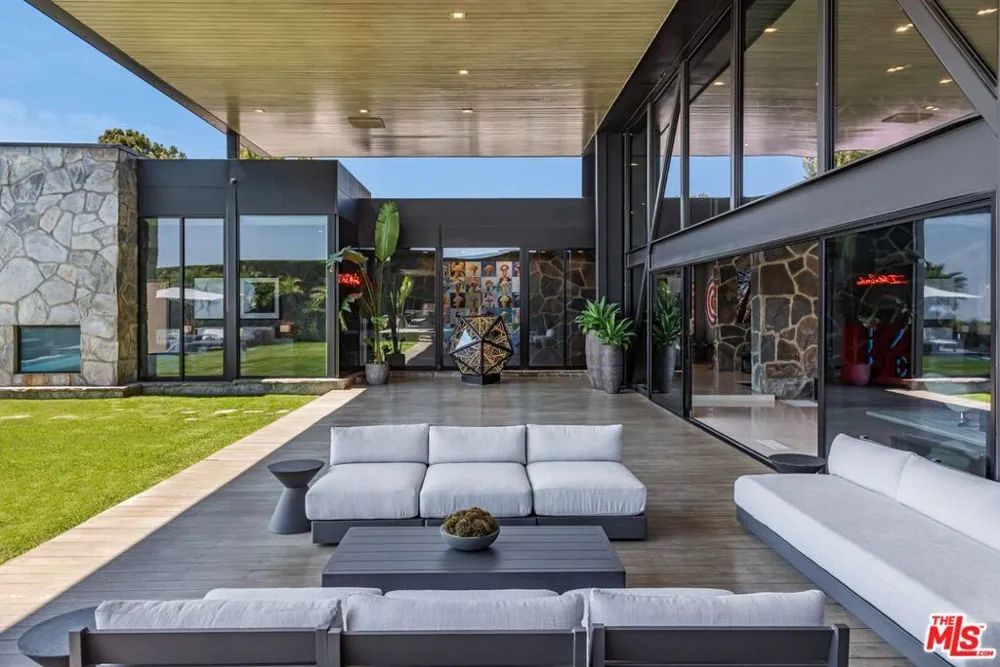 630 Clinton Place Beverly Hills, CA 90210