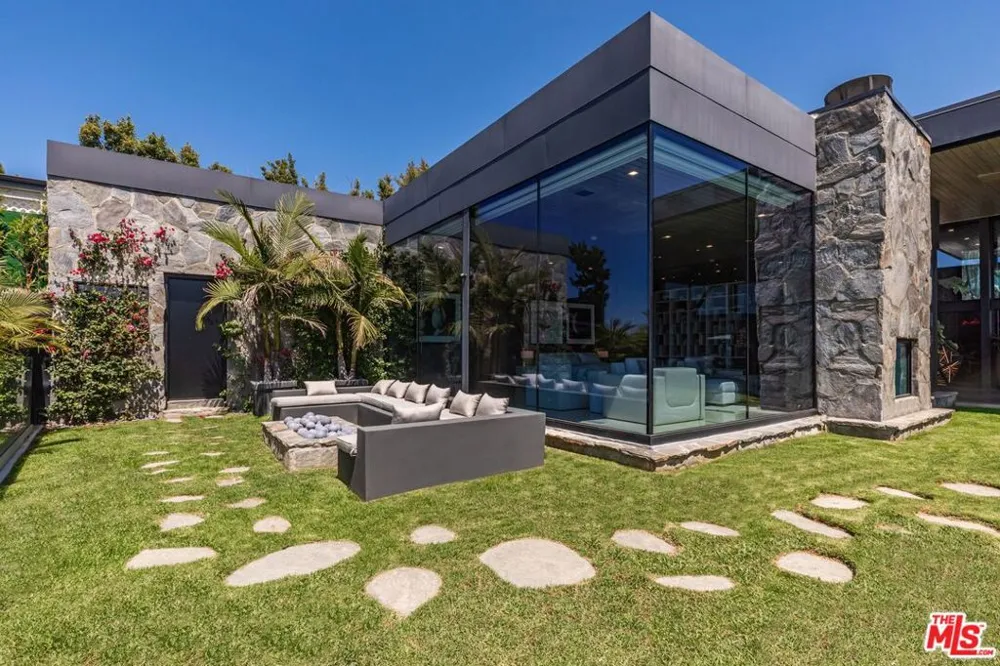 630 Clinton Place Beverly Hills, CA 90210