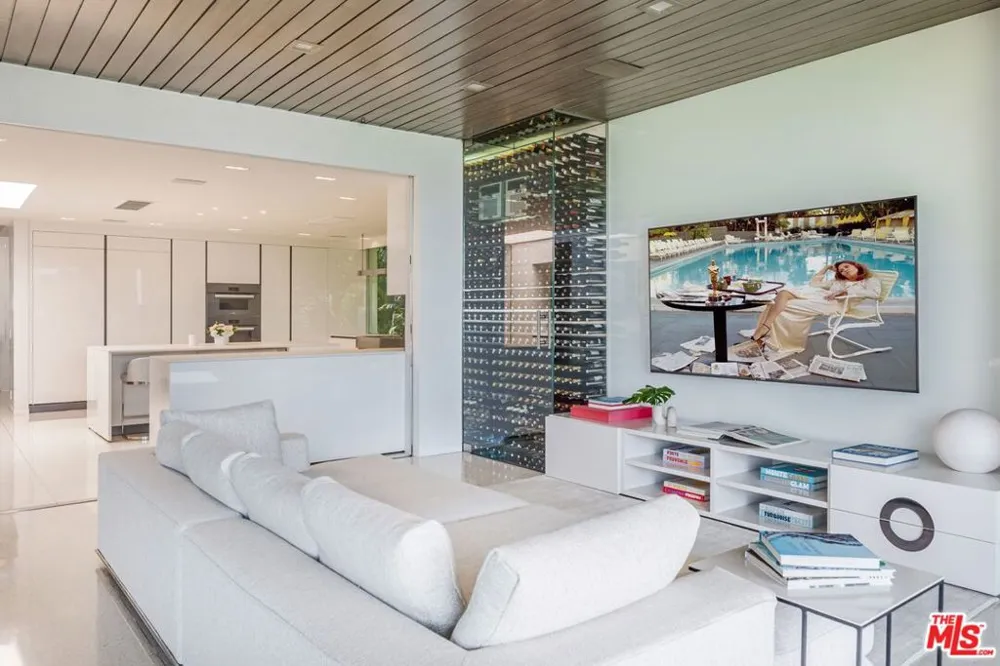 630 Clinton Place Beverly Hills, CA 90210