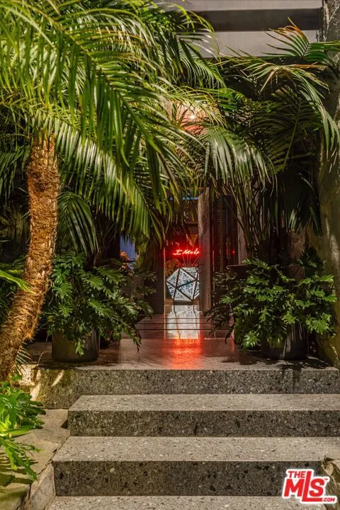 630 Clinton Place Beverly Hills, CA 90210