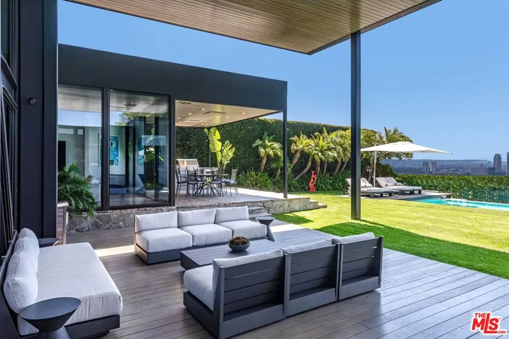 630 Clinton Place Beverly Hills, CA 90210