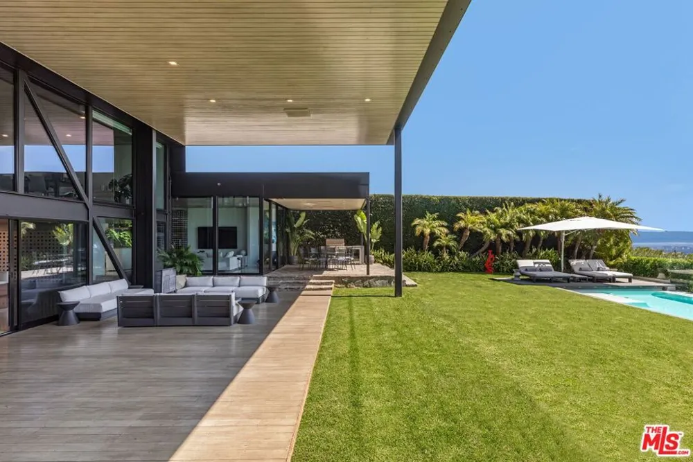 630 Clinton Place Beverly Hills, CA 90210