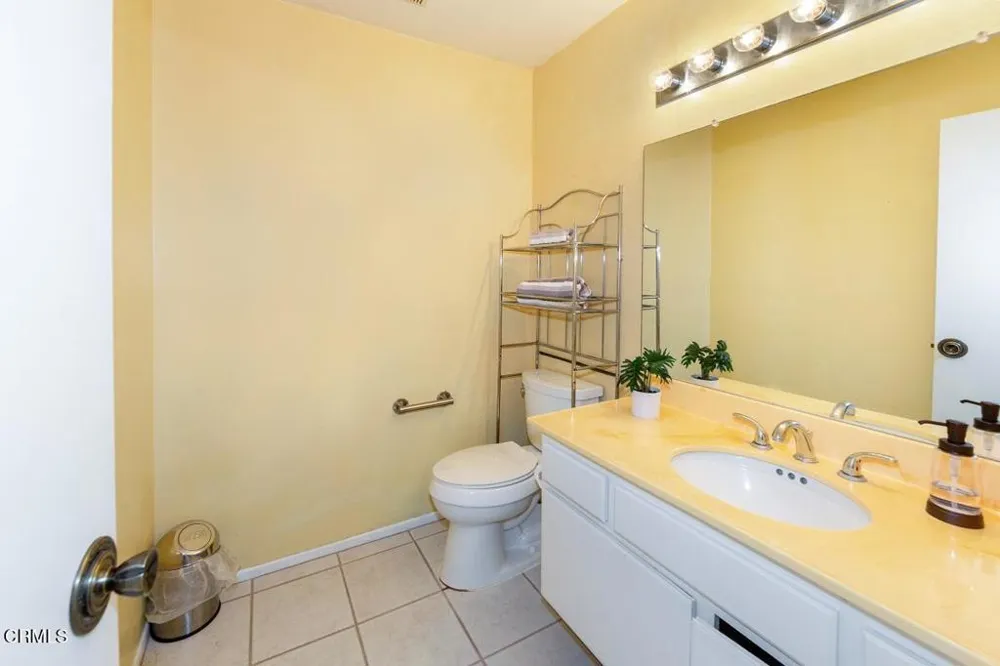 8645 Twin Rivers Drive Ventura, CA 93004