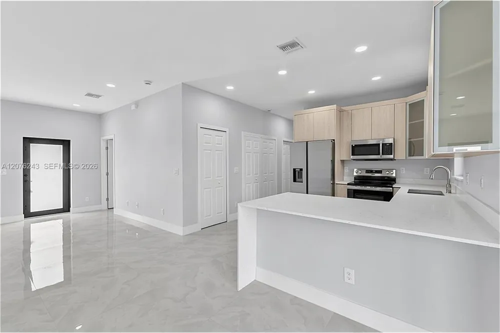 3006 39th ST SW Lehigh Acres, FL 33976