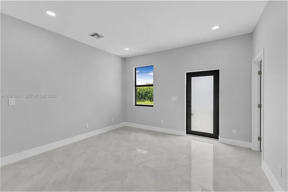 3006 39th ST SW Lehigh Acres, FL 33976