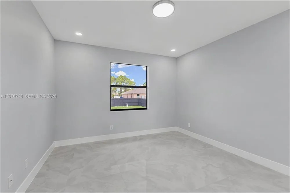 3006 39th ST SW Lehigh Acres, FL 33976