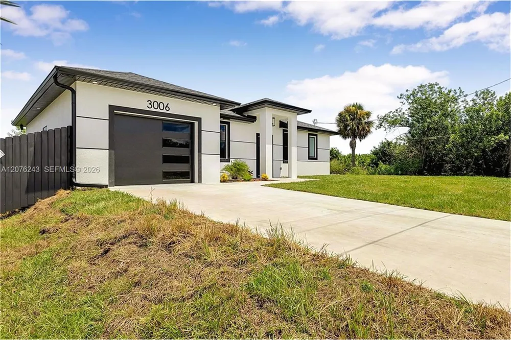 3006 39th ST SW Lehigh Acres, FL 33976