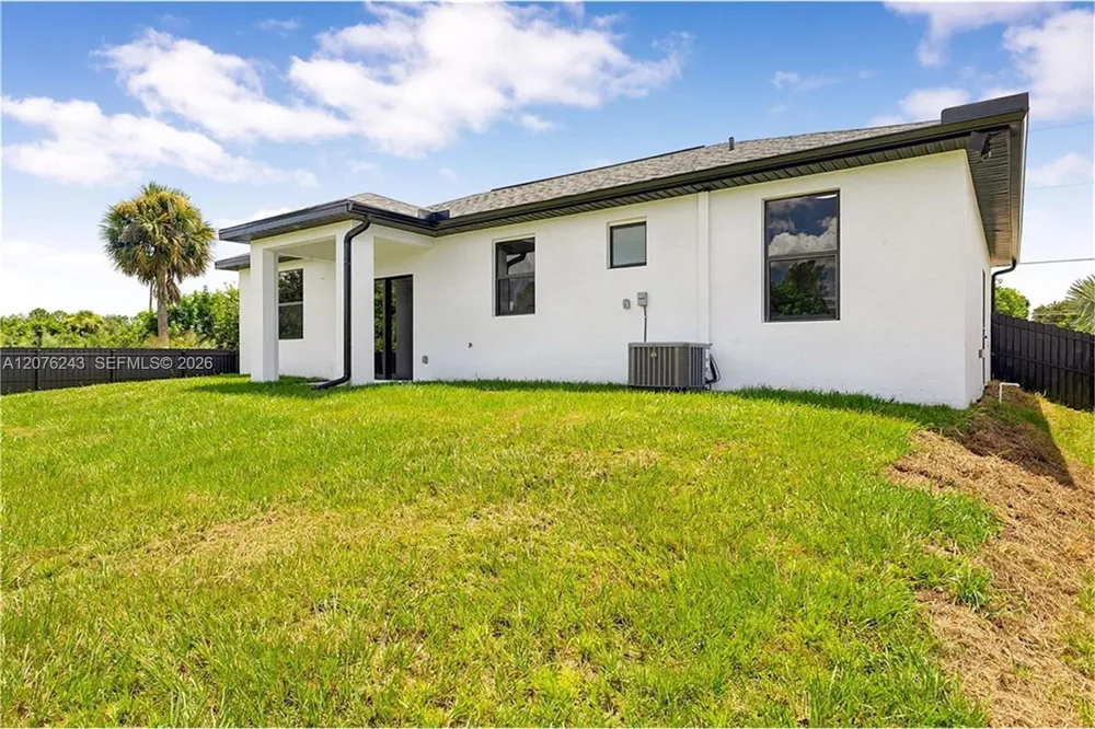 3006 39th ST SW Lehigh Acres, FL 33976