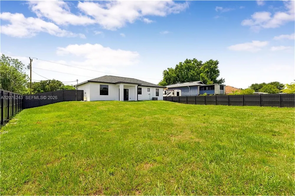 3006 39th ST SW Lehigh Acres, FL 33976