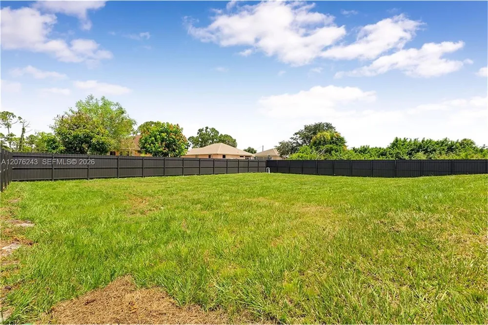 3006 39th ST SW Lehigh Acres, FL 33976