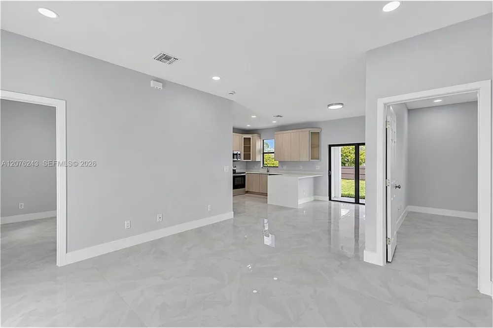3006 39th ST SW Lehigh Acres, FL 33976