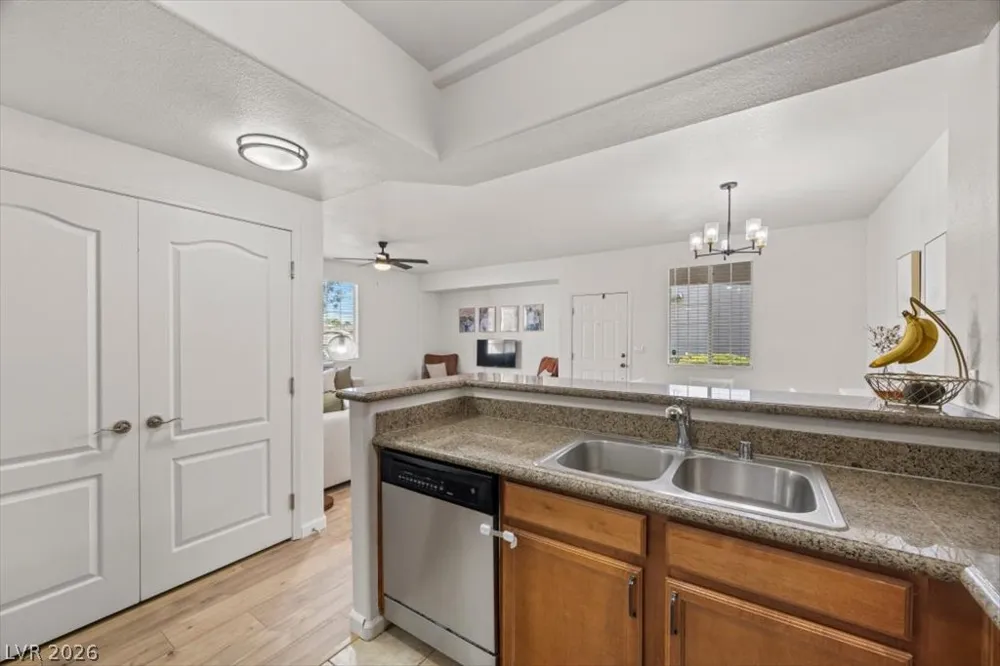 1617 Queen Victoria Street #102 Las Vegas, NV 89144