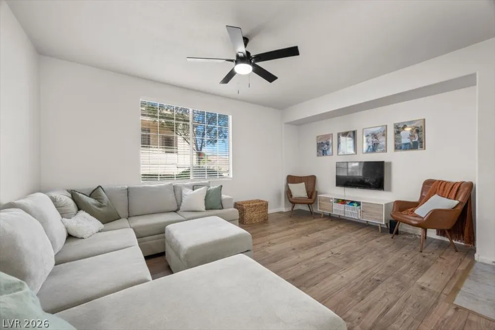 1617 Queen Victoria Street #102 Las Vegas, NV 89144