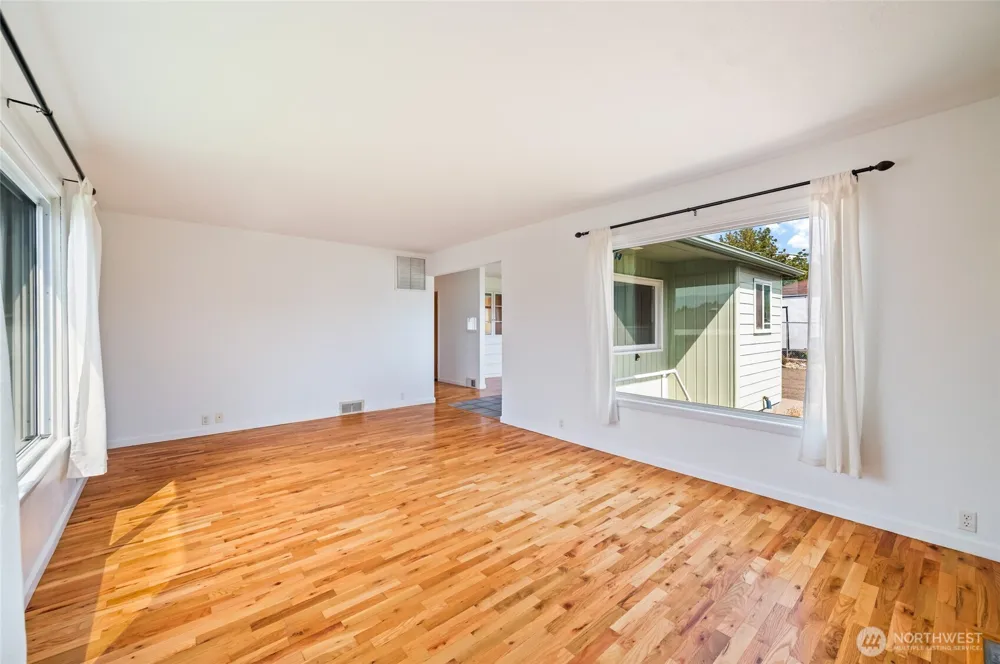 225 SE 1st Street East Wenatchee, WA 98802