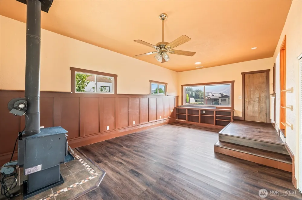 225 SE 1st Street East Wenatchee, WA 98802