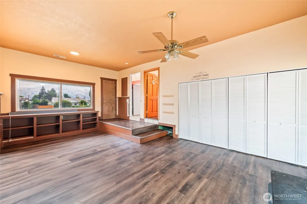 225 SE 1st Street East Wenatchee, WA 98802