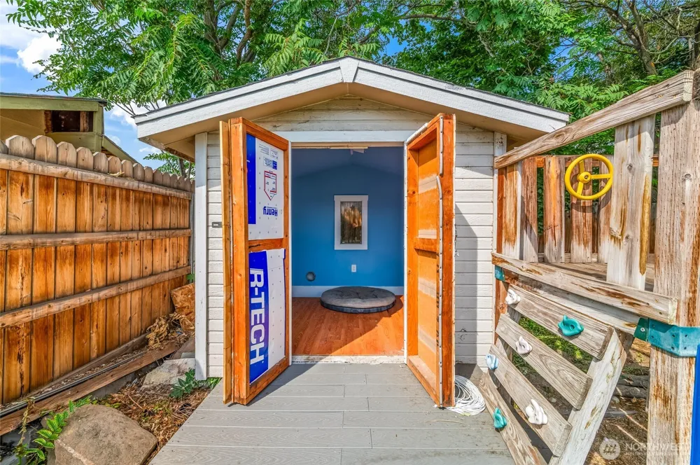 225 SE 1st Street East Wenatchee, WA 98802