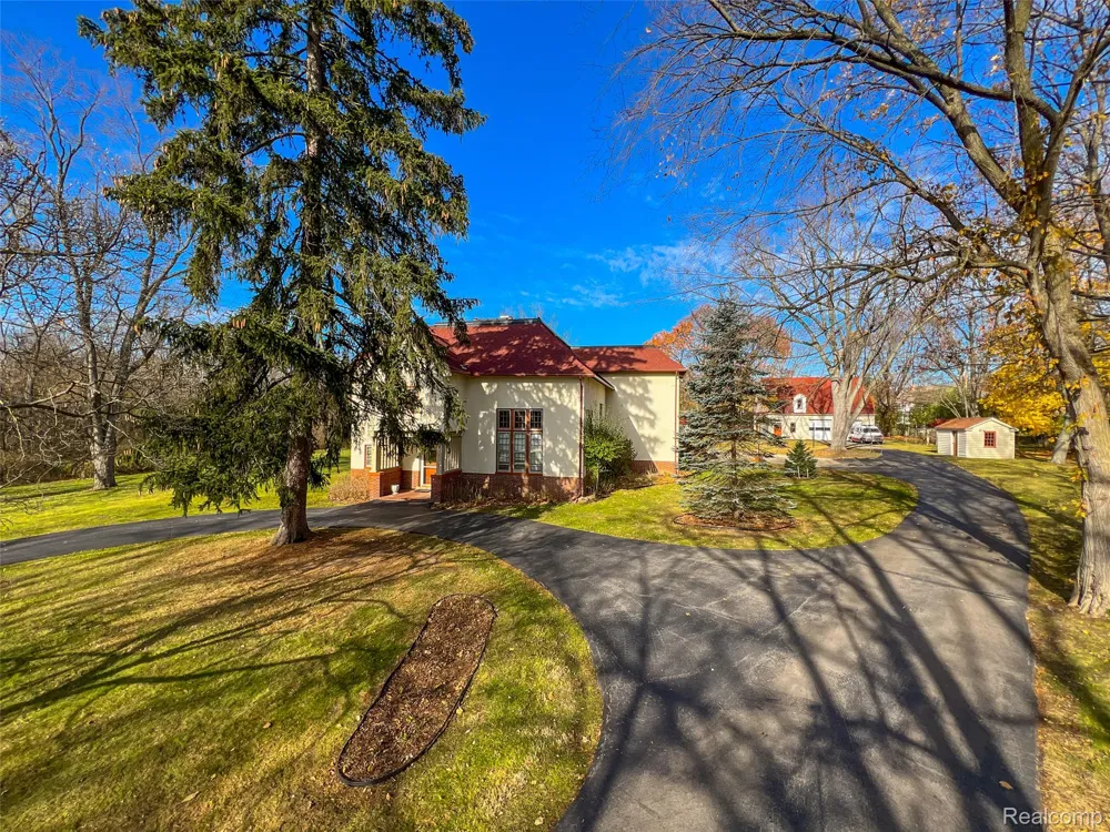 5044 Charing Cross Road Bloomfield Hills City, MI 48304