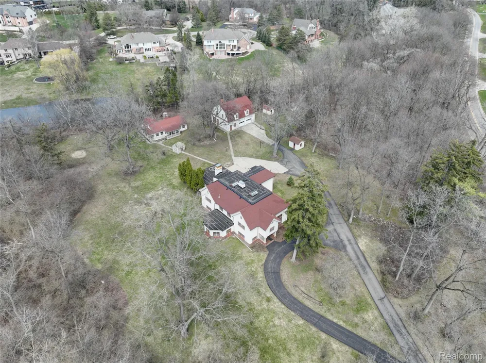 5044 Charing Cross Road Bloomfield Hills City, MI 48304