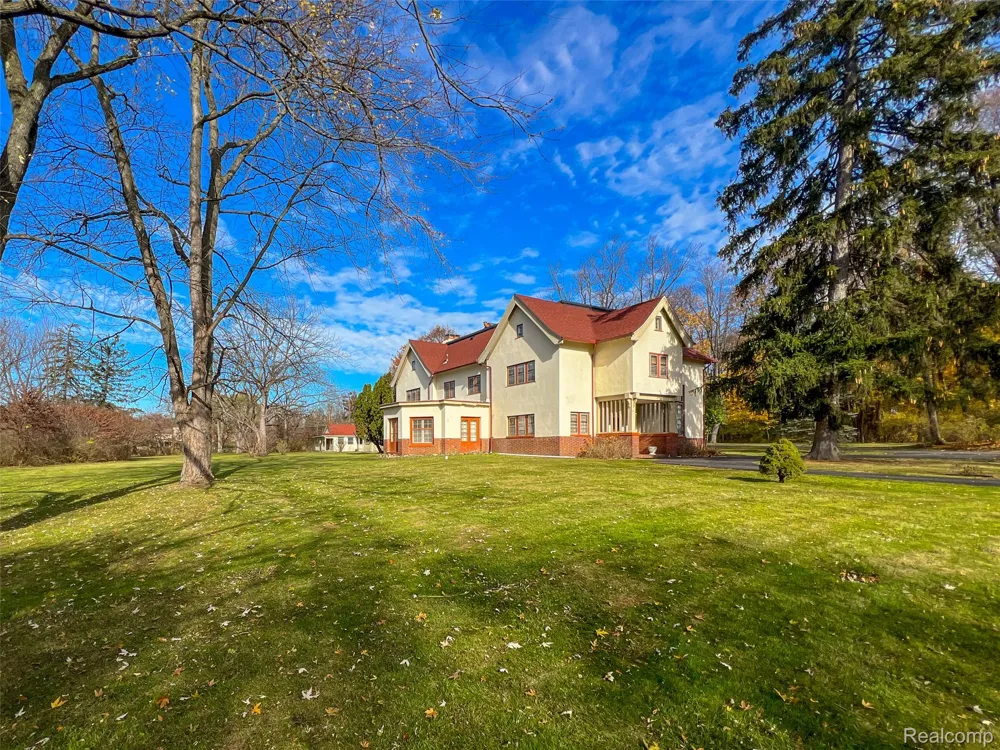 5044 Charing Cross Road Bloomfield Hills City, MI 48304