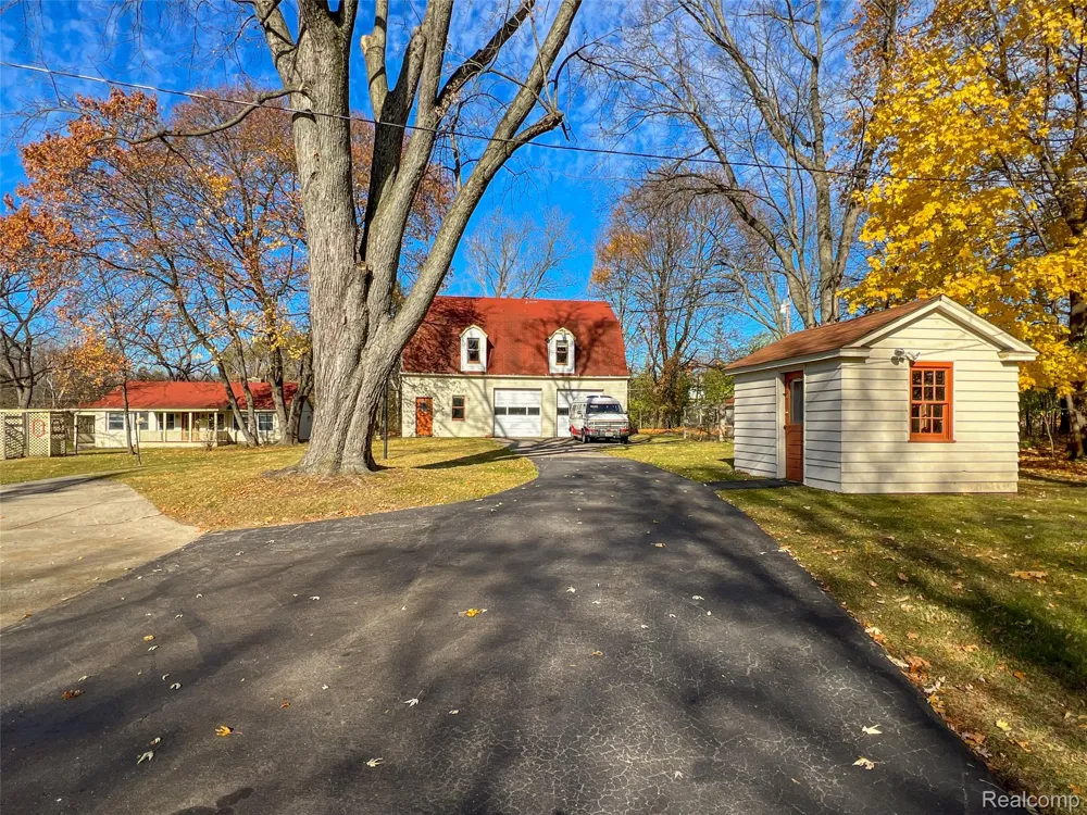 5044 Charing Cross Road Bloomfield Hills City, MI 48304