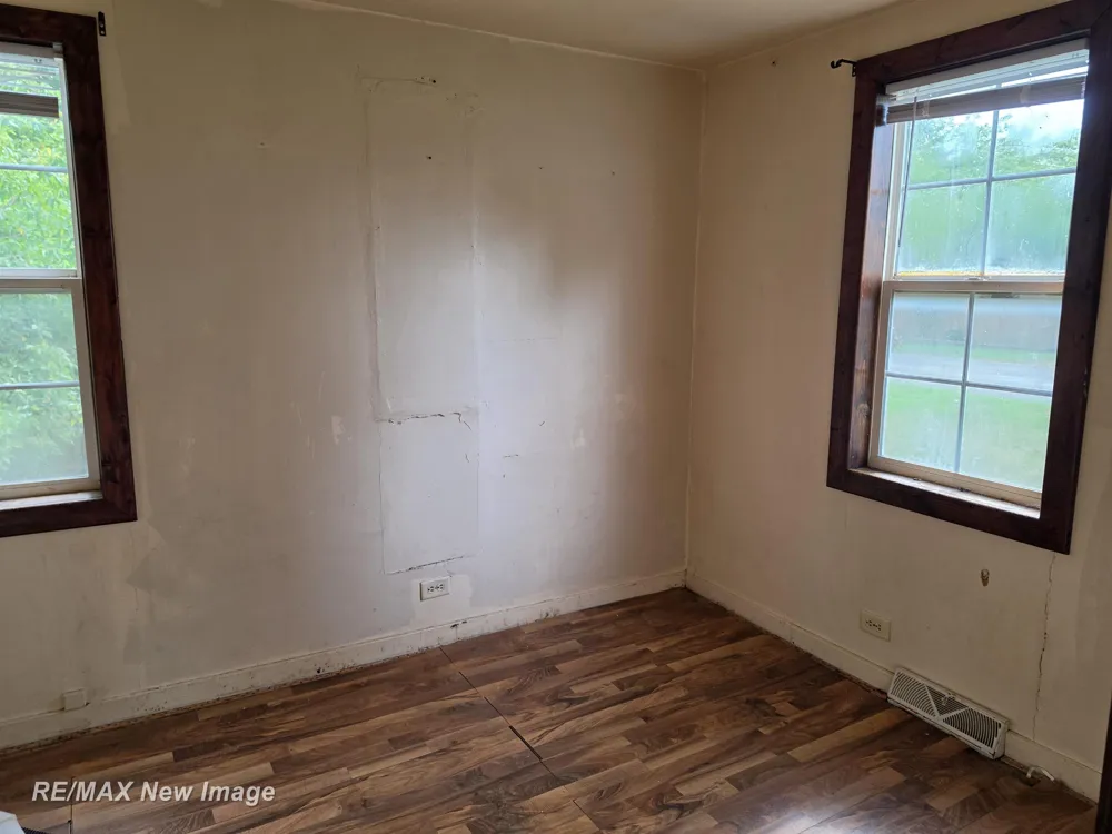 2502 S 24th Street Saginaw City, MI 48601