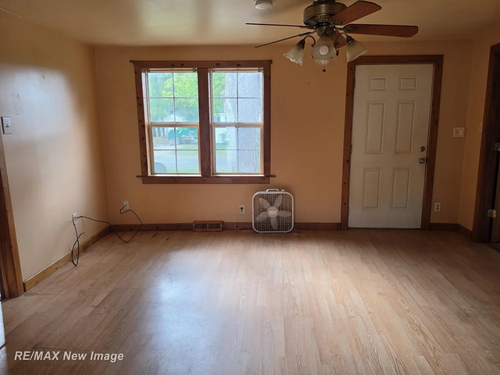 2502 S 24th Street Saginaw City, MI 48601