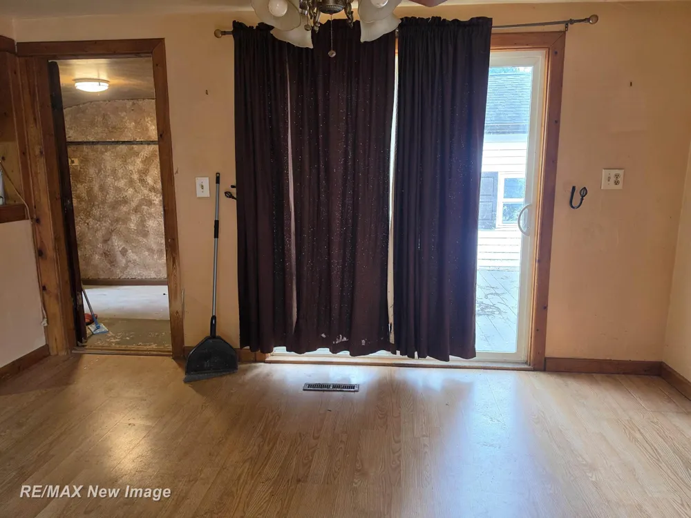 2502 S 24th Street Saginaw City, MI 48601