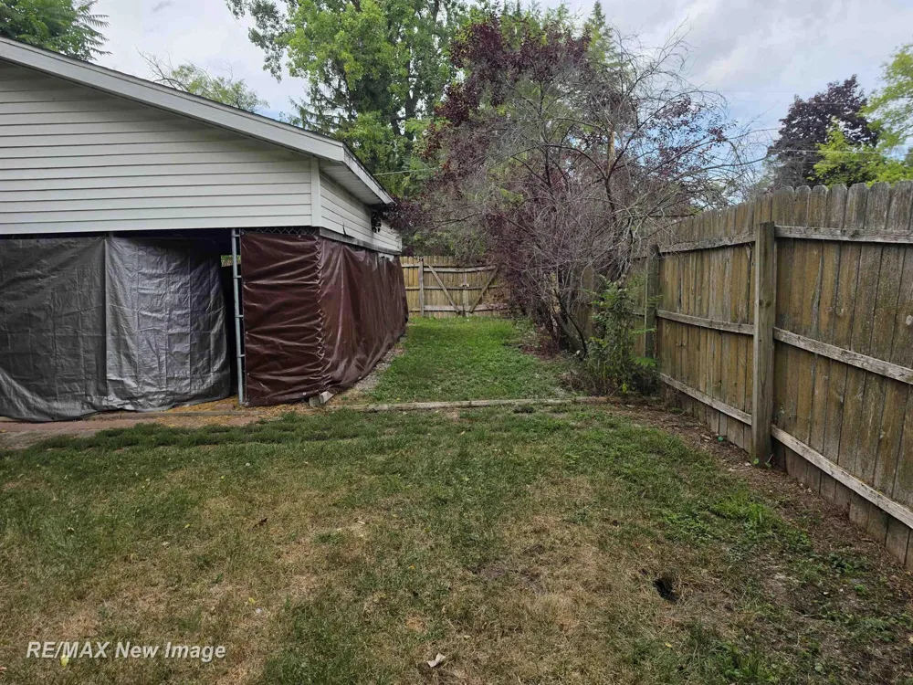 2502 S 24th Street Saginaw City, MI 48601