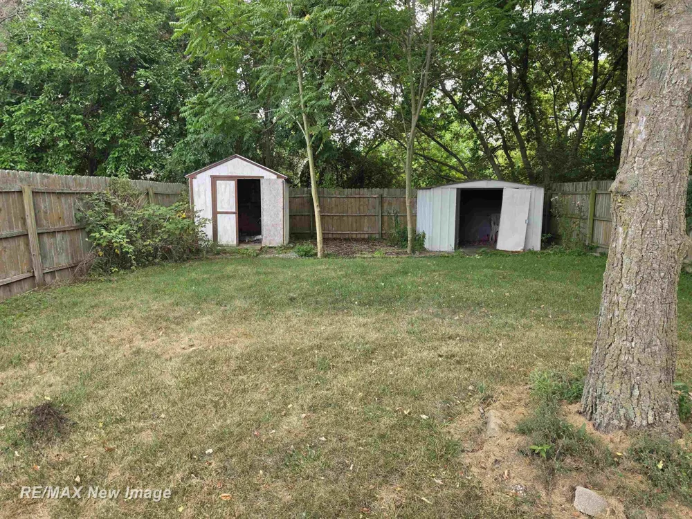 2502 S 24th Street Saginaw City, MI 48601